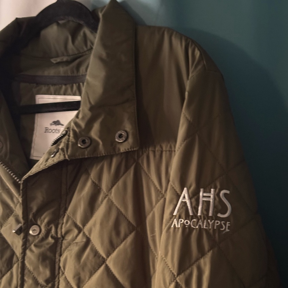 American Horror Story: Apocalypse Roots 73 Green Quilted Jacket Winter Warm Rare - Picture 3 of 6